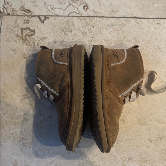 UGG Kids Brown Suede Ankle Boots - Cozy Lined Ribbon lace Shoes - Picture 2 of 5